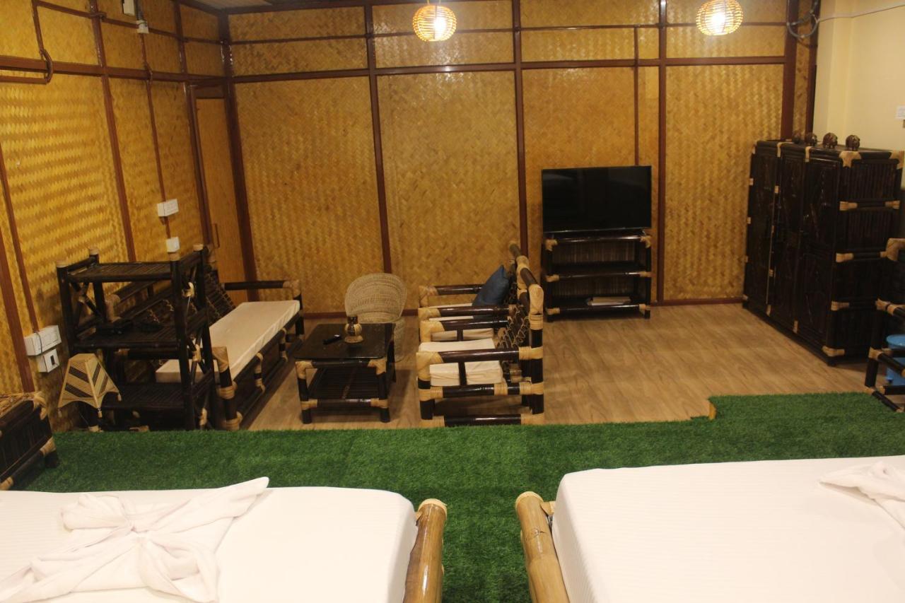 Hotel Tusker Tea County Chālsa Esterno foto